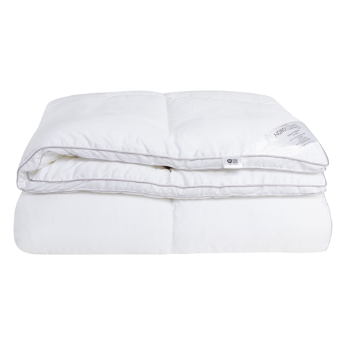 Bambusdyne 140x220 cm - Allergivennlig helårsdyne med ekstra myk dunfiber og 100% bambus trekk - Nordstrand Home