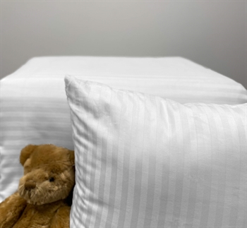 Barn sengesett - 100x140 cm - 100% bomullssateng - Hvitt ensfarget sengetøy - Borg Living