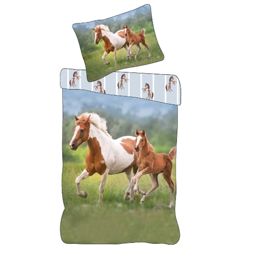 Hestes sengetøy 140x200 cm - Vendbart sengesett med hestemor og føll - 100% mykt bomullssengetøy