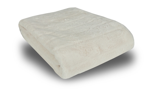 Pledd i fuskepels - 135x190 cm - Hvit med striper - Mykt teppe fra Nordstrand Home