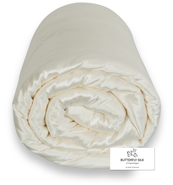  Silkedyne 140x200 cm - Helårsdyne - Butterfly Silk - Hotell-dyne med 100% mulbærsilke og silkesengtrekk