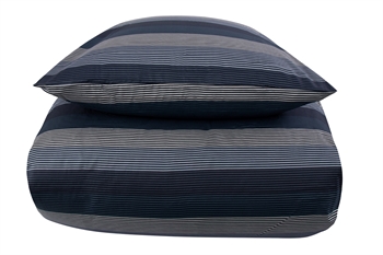 Sateng sengetøy 150x210 cm - 100% Myk bomullssateng - Big Stripes Blue - By Night sengesett